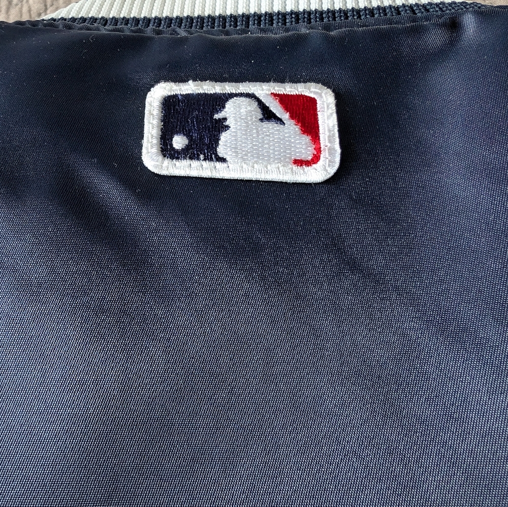 New York Yankees Puffer Quilted Jacket - Picture 6 of 11